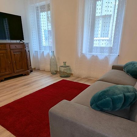 Spazioso E Completo Appartamento Con 3 Camere, Doppi Servizi, Fino A 8 Posti Letto เปดาเวนา ภายนอก รูปภาพ