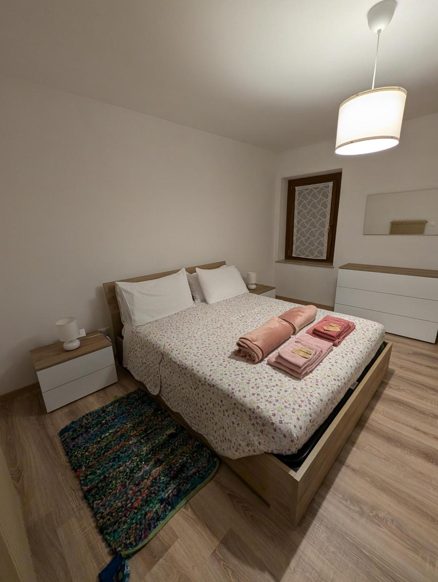 Spazioso E Completo Appartamento Con 3 Camere, Doppi Servizi, Fino A 8 Posti Letto เปดาเวนา ภายนอก รูปภาพ