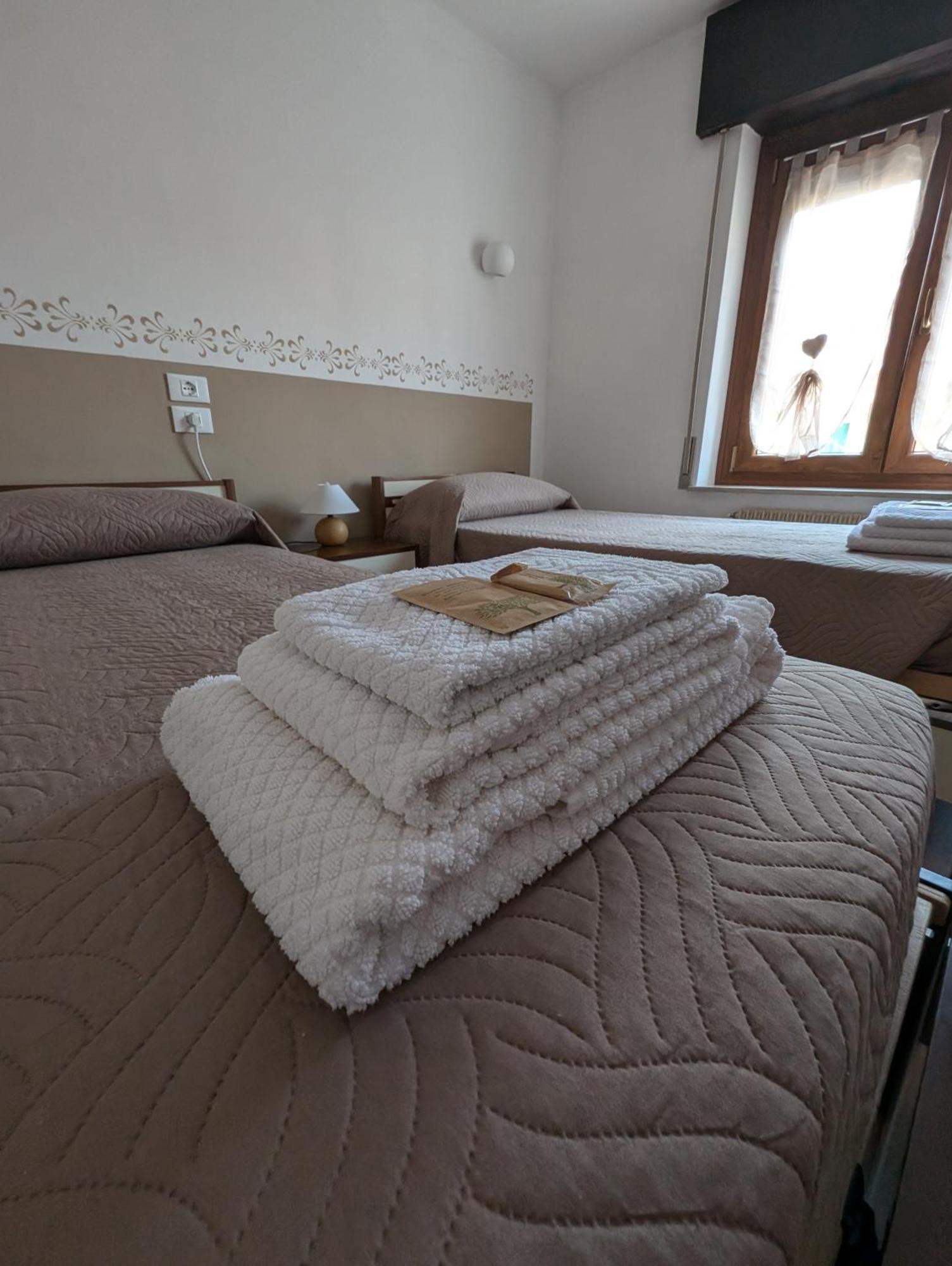 Spazioso E Completo Appartamento Con 3 Camere, Doppi Servizi, Fino A 8 Posti Letto เปดาเวนา ภายนอก รูปภาพ