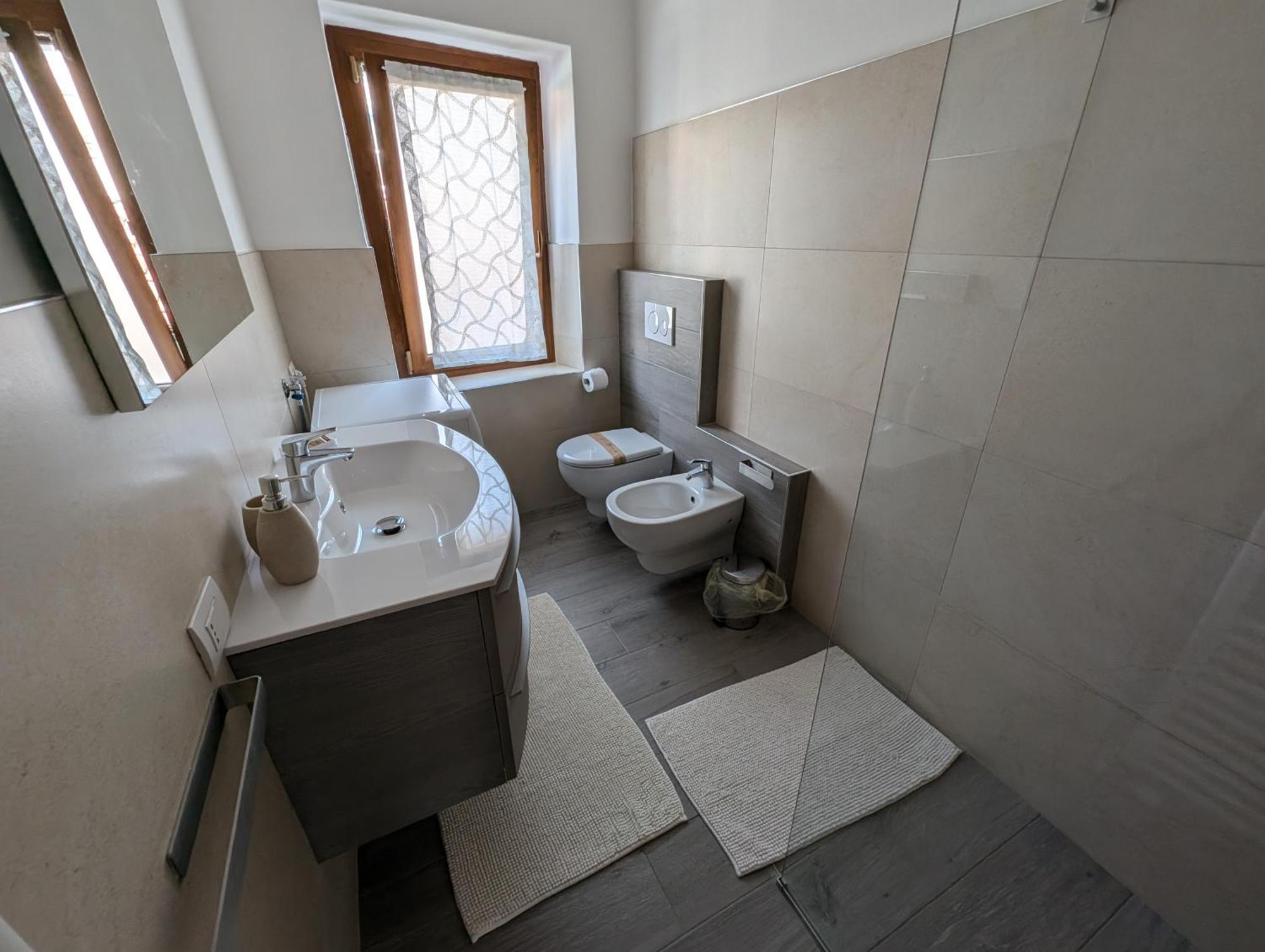 Spazioso E Completo Appartamento Con 3 Camere, Doppi Servizi, Fino A 8 Posti Letto เปดาเวนา ภายนอก รูปภาพ