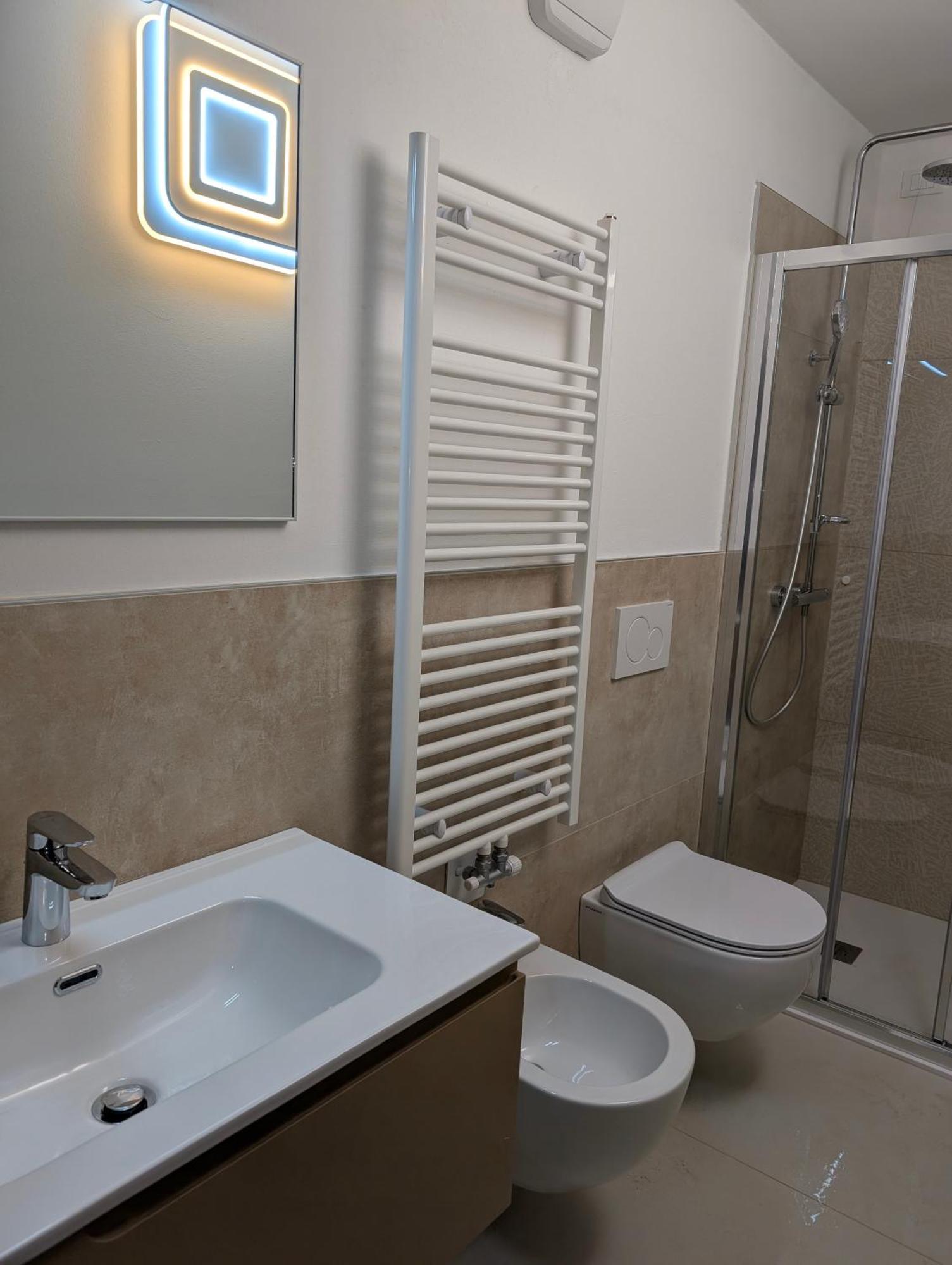 Spazioso E Completo Appartamento Con 3 Camere, Doppi Servizi, Fino A 8 Posti Letto เปดาเวนา ภายนอก รูปภาพ