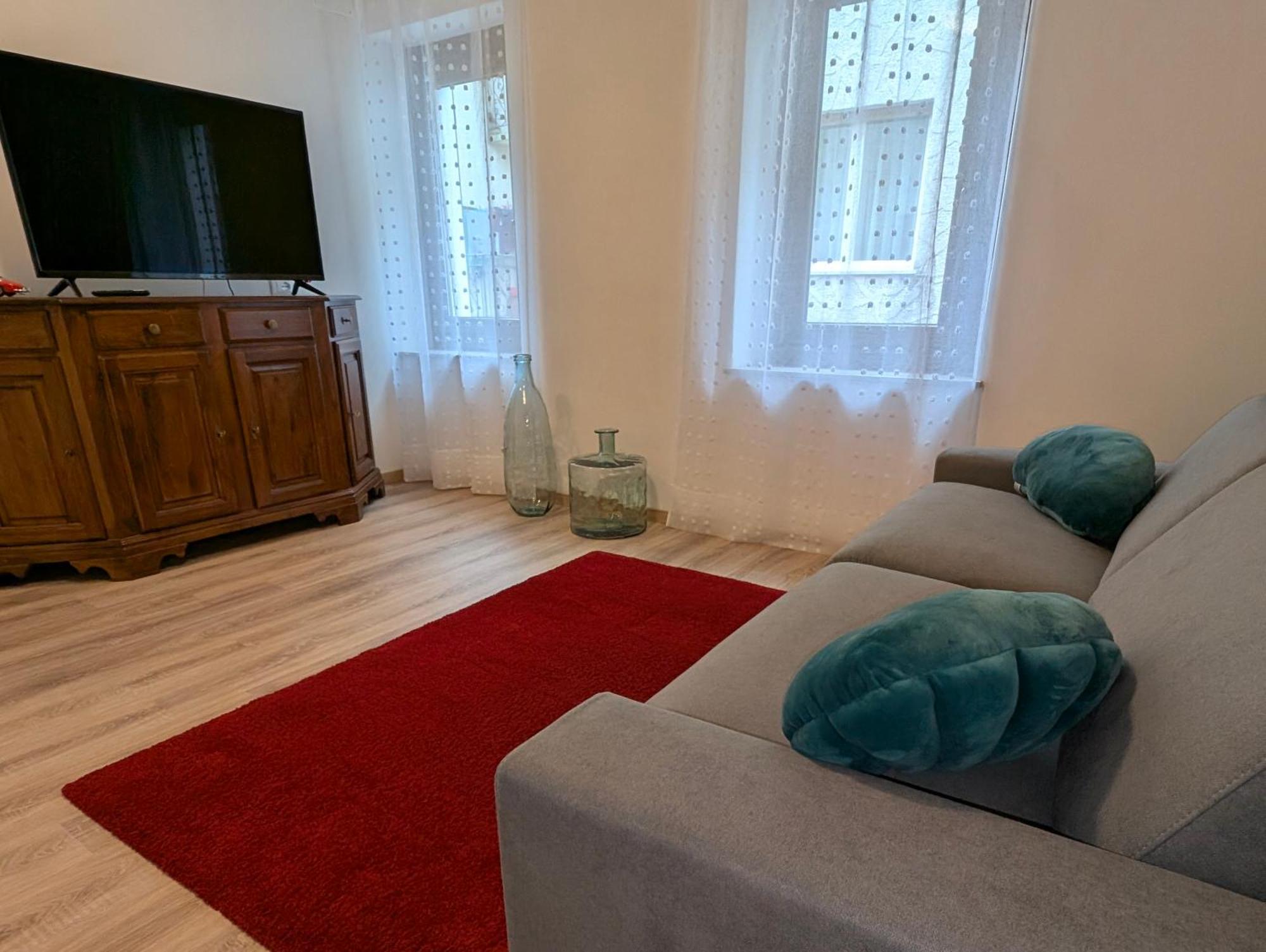 Spazioso E Completo Appartamento Con 3 Camere, Doppi Servizi, Fino A 8 Posti Letto เปดาเวนา ภายนอก รูปภาพ